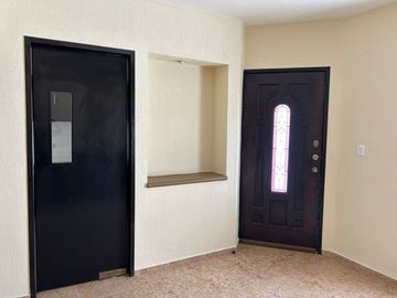 EN VENTA EXCELENTE CASA DE 3 RECAMARAS UNA EN PLANTA BAJA UBICADA EN SANTA FE