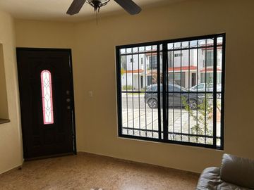 EN VENTA EXCELENTE CASA DE 3 RECAMARAS UNA EN PLANTA BAJA UBICADA EN SANTA FE
