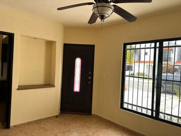 EN VENTA EXCELENTE CASA DE 3 RECAMARAS UNA EN PLANTA BAJA UBICADA EN SANTA FE
