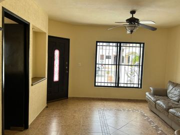 EN VENTA EXCELENTE CASA DE 3 RECAMARAS UNA EN PLANTA BAJA UBICADA EN SANTA FE