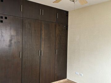 EN VENTA EXCELENTE CASA DE 3 RECAMARAS UNA EN PLANTA BAJA UBICADA EN SANTA FE