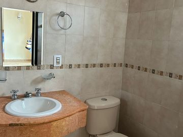 EN VENTA EXCELENTE CASA DE 3 RECAMARAS UNA EN PLANTA BAJA UBICADA EN SANTA FE