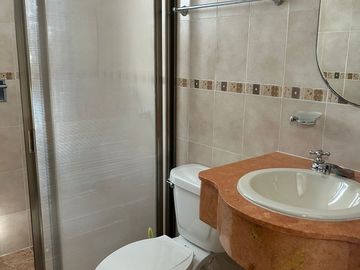 EN VENTA EXCELENTE CASA DE 3 RECAMARAS UNA EN PLANTA BAJA UBICADA EN SANTA FE