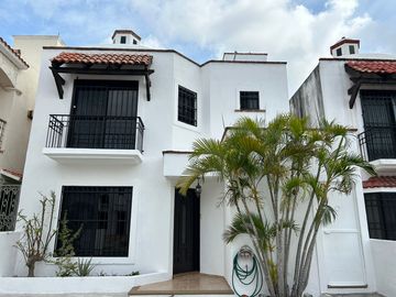 EN VENTA EXCELENTE CASA DE 3 RECAMARAS UNA EN PLANTA BAJA UBICADA EN SANTA FE