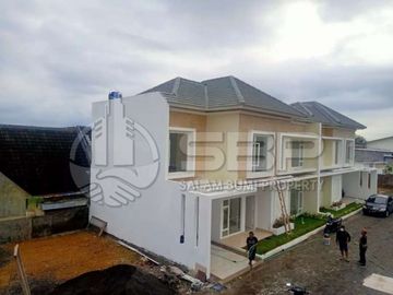 Rumah Dijual Jogja CAntik 2lt Perum jl palagan barat Hyatt