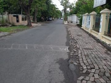 Rumah Manyar Rejo Cocok untuk Usaha, 0 jln raya. ada kolam renang