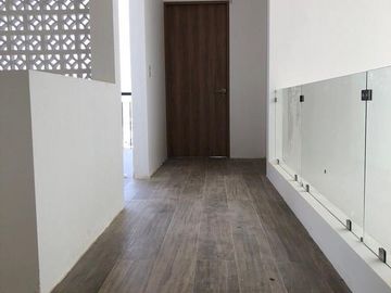 CASA EN VENTA 4 RECAMARAS VALLE TINTO CORREGIDORA
