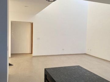 CASA EN VENTA 4 RECAMARAS VALLE TINTO CORREGIDORA