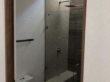 CASA EN VENTA 4 RECAMARAS VALLE TINTO CORREGIDORA