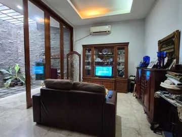 Lebak Bulus Rumah 1,5 Lantai One Gate System Hadap Selatan Semi Furnished