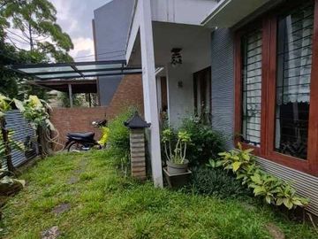 Lebak Bulus Rumah 1,5 Lantai One Gate System Hadap Selatan Semi Furnished