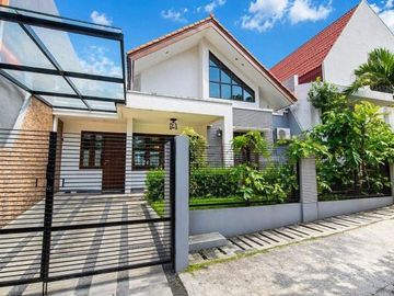 Lebak Bulus Rumah 1,5 Lantai One Gate System Hadap Selatan Semi Furnished