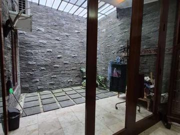 Lebak Bulus Rumah 1,5 Lantai One Gate System Hadap Selatan Semi Furnished