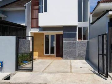 Rumah Baru 2 Lantai Luas 108 di Sulfat Utara kota Malang