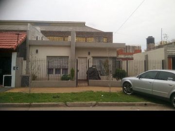 Casa en venta en Haedo Sur