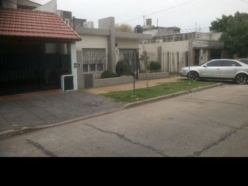 Casa en venta en Haedo Sur