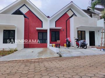 Rumah Siap Huni Strategis di Sawangan Depok 680 jt an (reno)