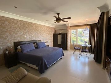 Amplia Casa en Venta