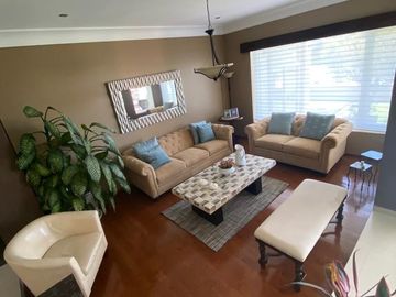 Amplia Casa en Venta