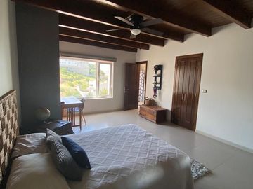 Amplia Casa en Venta