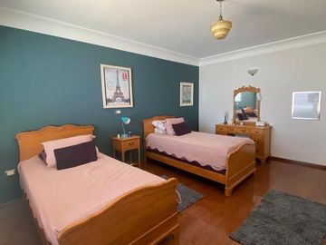 Amplia Casa en Venta