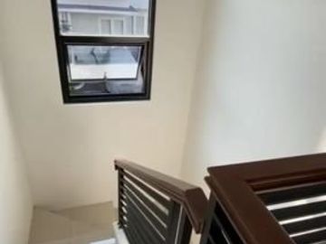 Rumah Posisi Hook Semi Furnish Di Area Sektor 9 Bintaro - My 6459