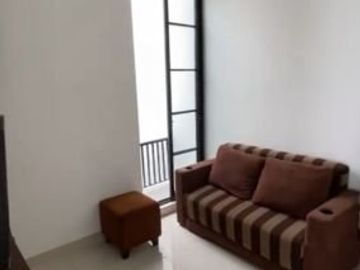 Rumah Posisi Hook Semi Furnish Di Area Sektor 9 Bintaro - My 6459