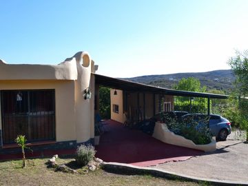 Casa en Tanti en barrio cerrado