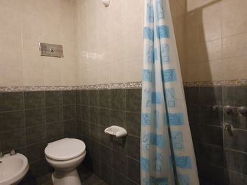 Venta - Departamento dos ambientes con balcón a la calle - Gascón 1984