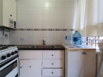 Venta - Departamento dos ambientes con balcón a la calle - Gascón 1984