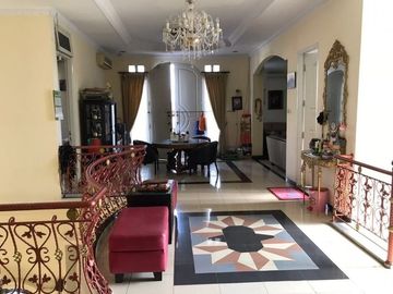DIJUAL CEPAT : Rumah dekat kampus, mall, toll gate di Kemanggisan
