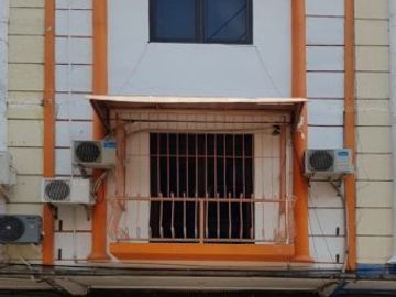 Disewakan Ruko 21 Klampis, Surabaya
