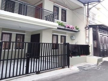 DIJUAL : Rumah siap huni harga terjangkau di Tanjung Duren, Jakarta Barat