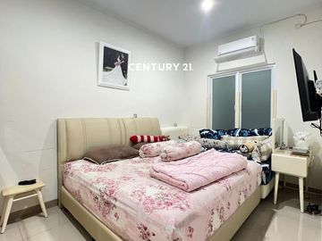 Disewaka Rumah  2 Lantai Full Furnished Harapan Indah Bekasi