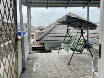 Rumah 2 Lantai Full Renovasi di Cluster Palm Summarecon Bekasi