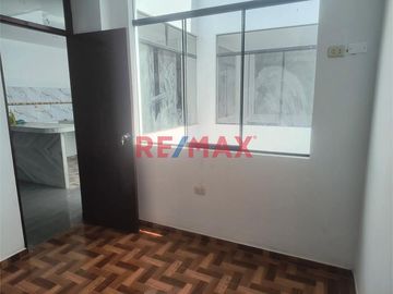 🌟 ¡Descubre tu futuro hogar en el encanto de Moche, Trujillo! 🌟

✨ ¡Estreno! Moderna casa de campo de 3 pisos, esperando por ti y tu familia. ✨

-