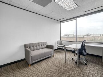 Private office space tailored to your business’ unique needs in Regus Prudential Centre