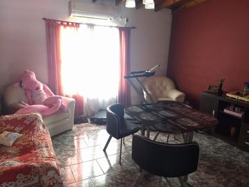 Venta de casa 7 ambientes Casanova