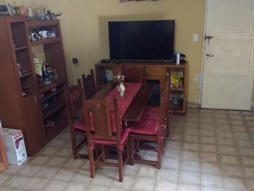 Venta de casa 7 ambientes Casanova