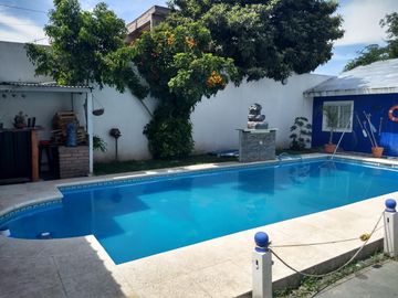 Venta de casa 7 ambientes Casanova