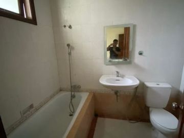 Rumah 2 Lantai Villa Bukit Mas *DN