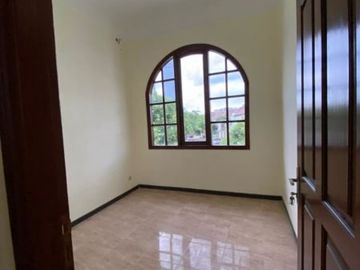 Rumah 2 Lantai Villa Bukit Mas *DN