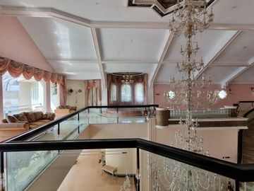 Bukit Gading Villa 1100m, Swimming Pool, Marmer, Shm, Exclusive