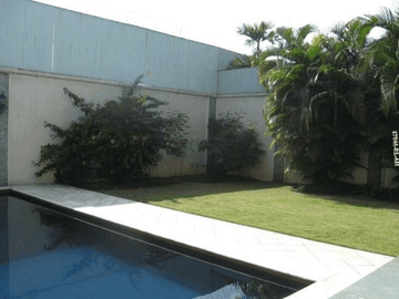 Disewakan Rumah Ada Swimming Pool Di Kebayoran Lama