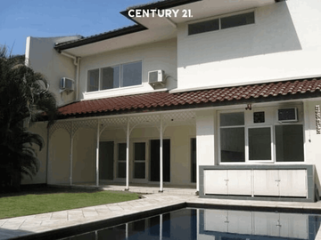 Disewakan Rumah Ada Swimming Pool Di Kebayoran Lama