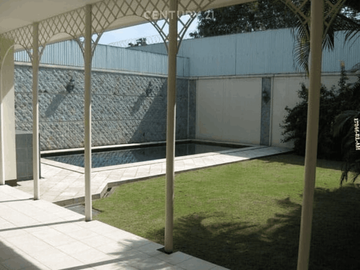 Disewakan Rumah Ada Swimming Pool Di Kebayoran Lama
