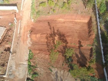 HERMOSO TERRENO EN CONDOMINIO, SECTOR LOS PINOS, MONJAS FRAN