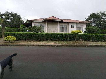 Venta de Casa Urbanizacion Jardines del Rio