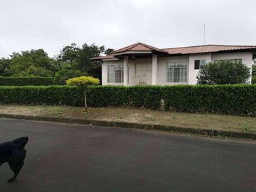 Venta de Casa Urbanizacion Jardines del Rio