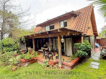 Oportunidad ! Venta Casa Condominio Sector Roble jardín